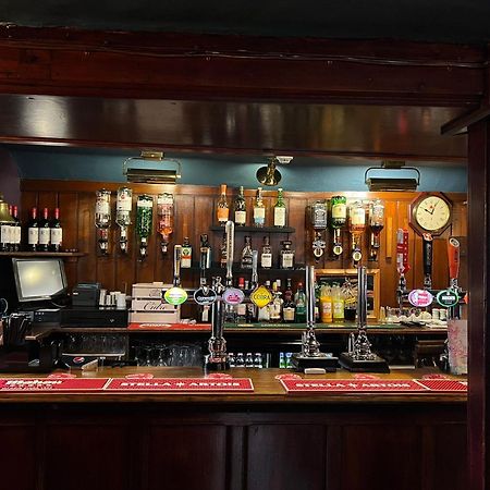 Roebuck Inn Стивънидж Екстериор снимка
