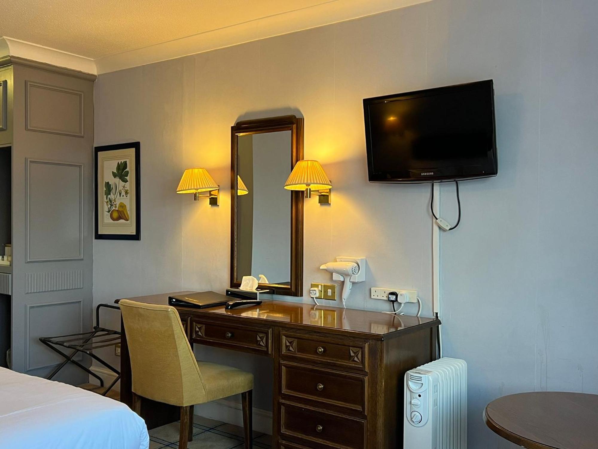 Roebuck Inn Стивънидж Екстериор снимка